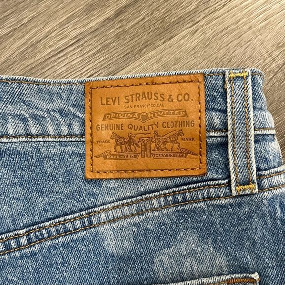 Levi’s floral print shorts with raw hem size 30 - Picture 7 of 9